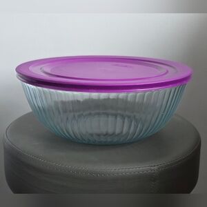 Pyrex Ribbed Glass Mixing Bowl with Purple Lid Large 10.5" Kitchen Storage
